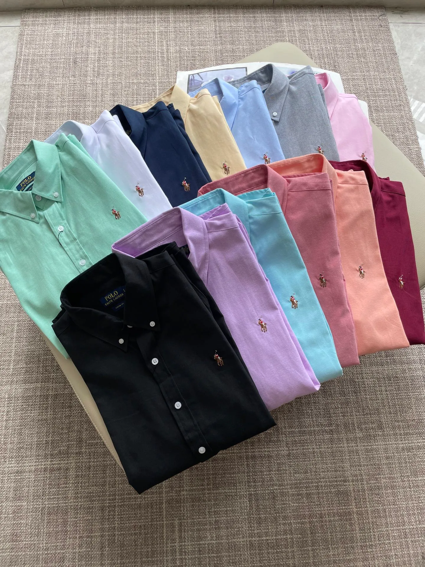 P220 🌸🌸🌸 POLO Ralph Lauren [High Quality] Classic shirt! Classic casual shirt made of pure cotton fabric with unique design, simple, clean and classic version design. It is a versatile style that can be switched at will. The fabric feels soft and delicate, highly breathable, close to the skin and comfortable to wear. It can be worn alone as an inner layer. Its versatile performance is beyond your imagination! The upper body of the ready-to-wear is simple and classic yet elegant! Size:M-XXL